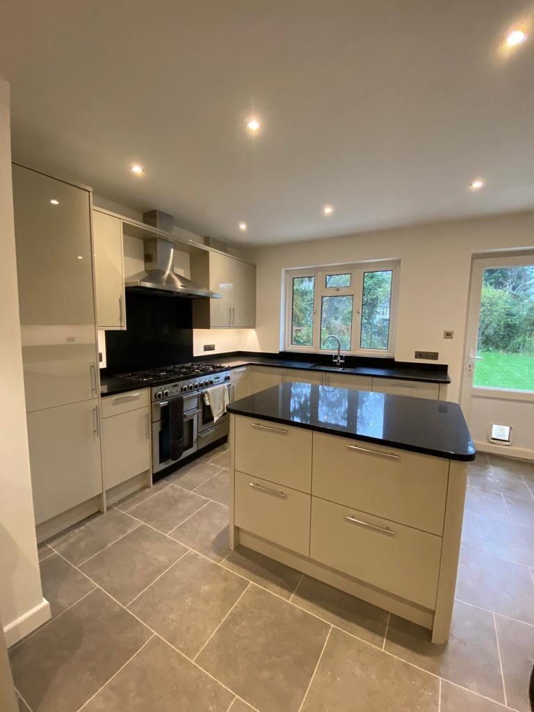Kitchen island square-on with range cooker, Worcester Park